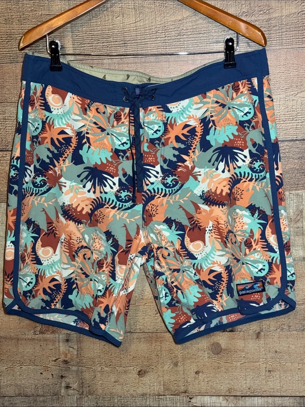 Patagonia Wavefarer Board Shorts Wild Waratah Celadon Men 36  Surf Swim